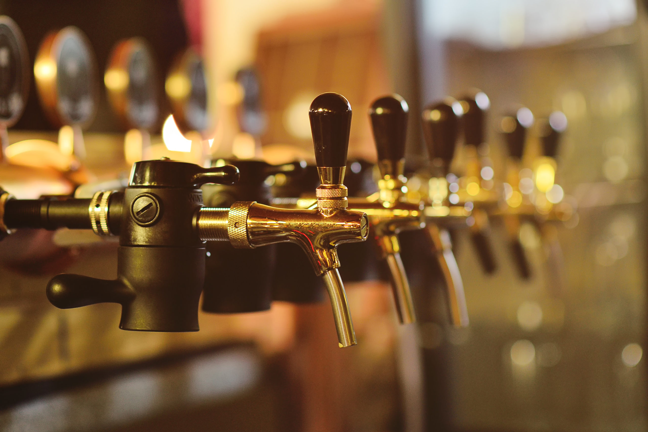 Ceol Irish Pub - The Riverwalk District