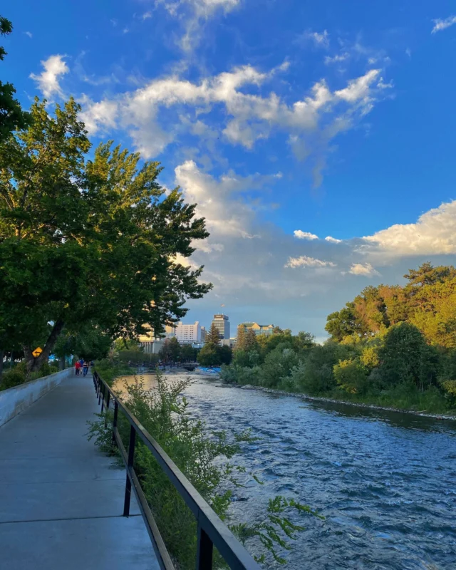 Longer days are here which means summer's just around the corner (after yet another cold front, of course) ☀️🌿✨
#RenoTahoe #RenoRiver #BiggestLittleCity #RenoIsRad